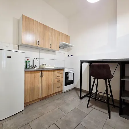 Daire Historic - 5 Min To The Train Station Bratislava
