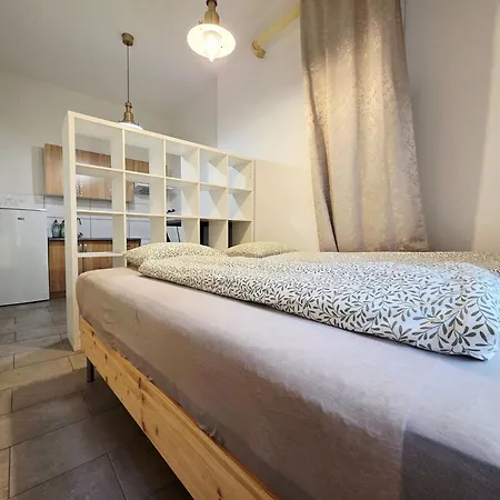 Daire Historic - 5 Min To The Train Station Bratislava