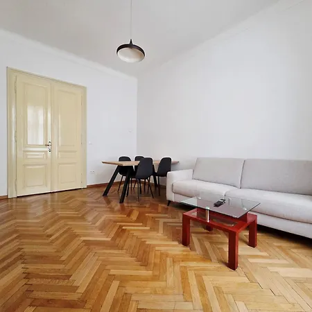 Historic - 5 Min To The Train Station * Bratislava